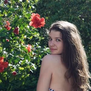 Meet your Posher, Alexandra